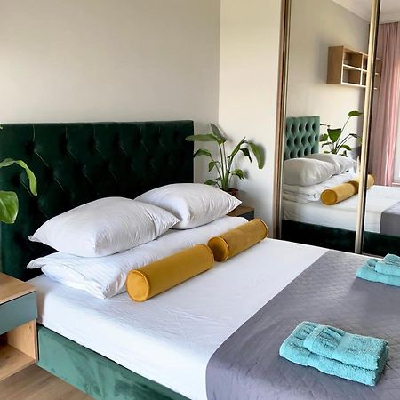 Cozy, Bright & Sunny Apartment With Terrace! Breslavia Exterior foto